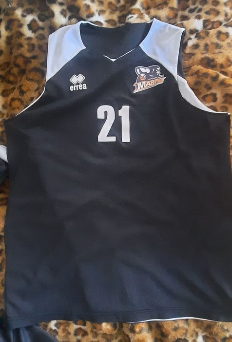 Баскетбольна форма errea