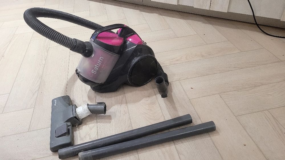Пылесос проходят пилевсмоктувач SATURN  безмішковий  робочий  495 грн