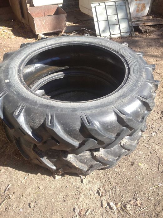 Продам шини б/у на трактор Т25