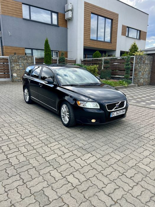 Продам авто Volvo v 50 1.6 disel