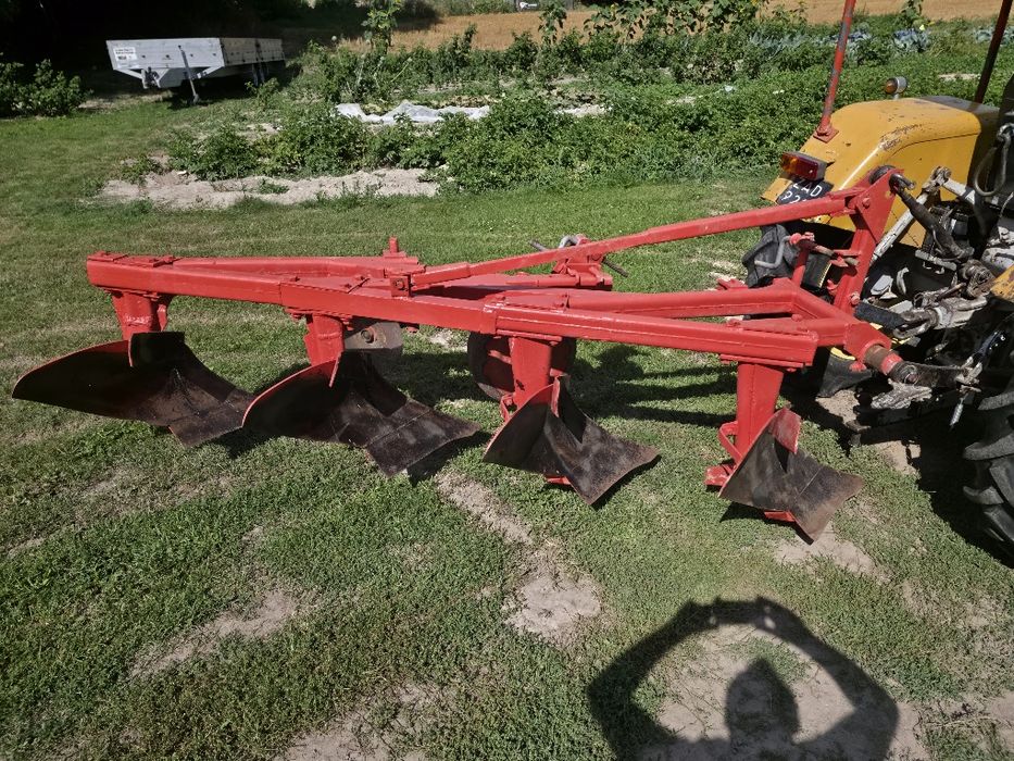 Pług 4 skibowy zagonowy