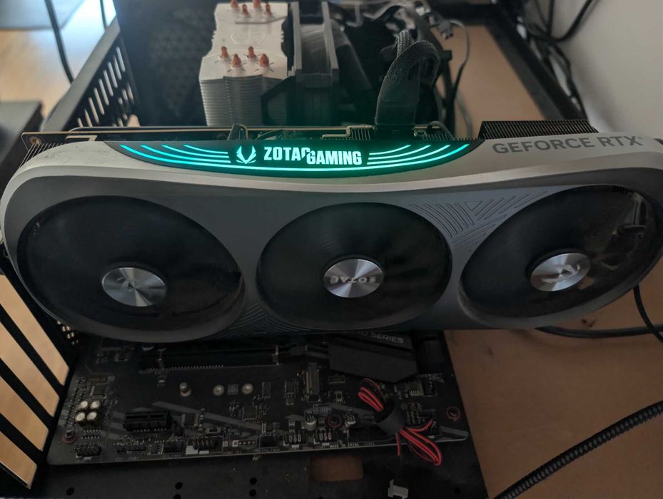 Placa gráfica ZOTAC Gaming GeForce RTX 4090 (Usada)