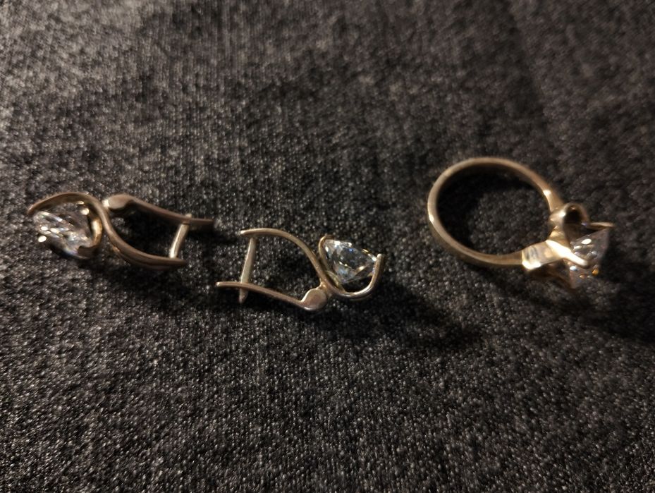 Сережки срібні з каменем