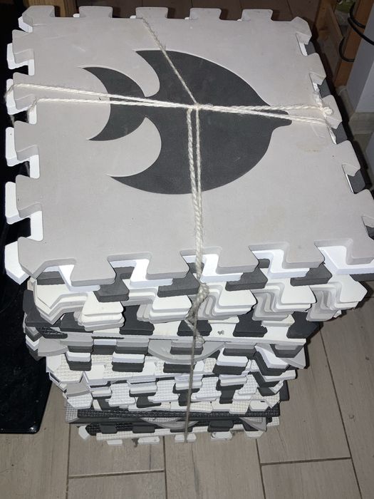 2 zestawy puzli piankowych - uzywane, do doczyszczenia