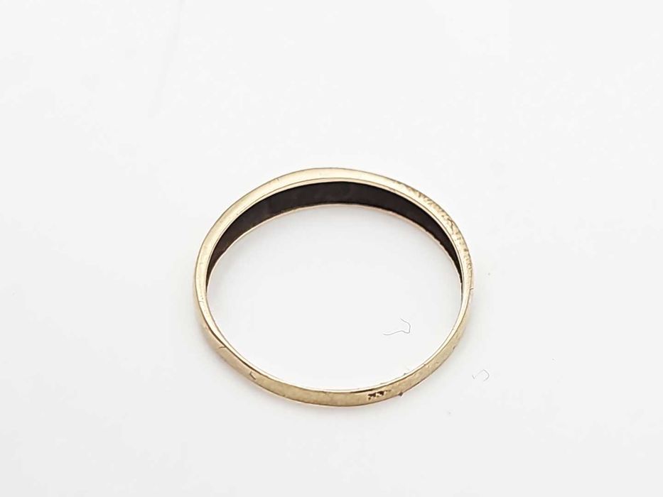 Delikatny złoty pierścionek 333 R. 16