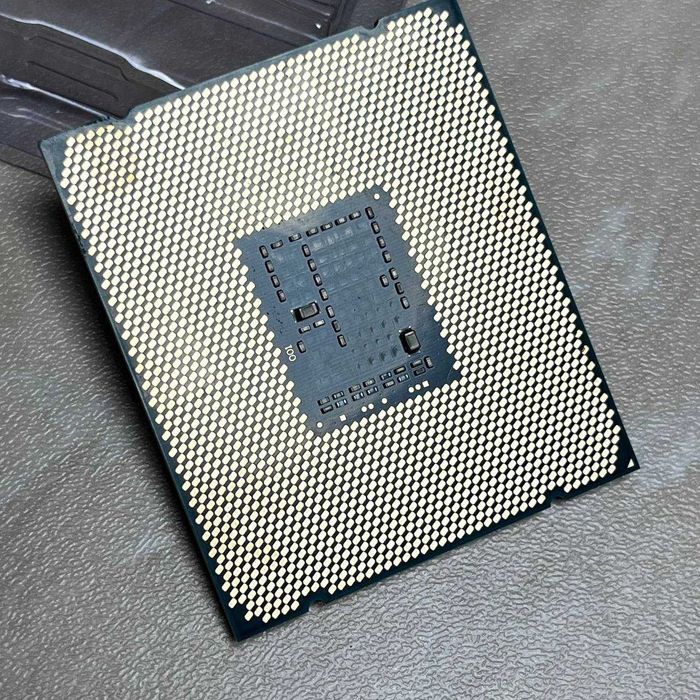Intel Xeon E5-2666 v3