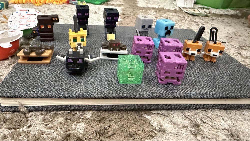 Фігурки майнкрафт кіндер джой