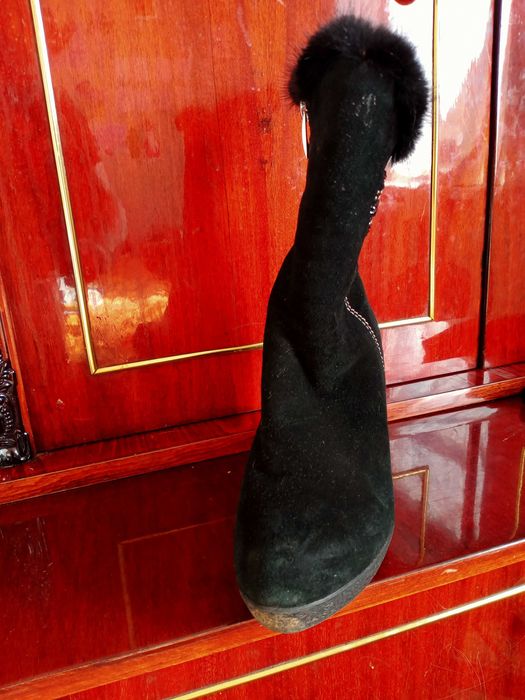 Продаю женские сапоги