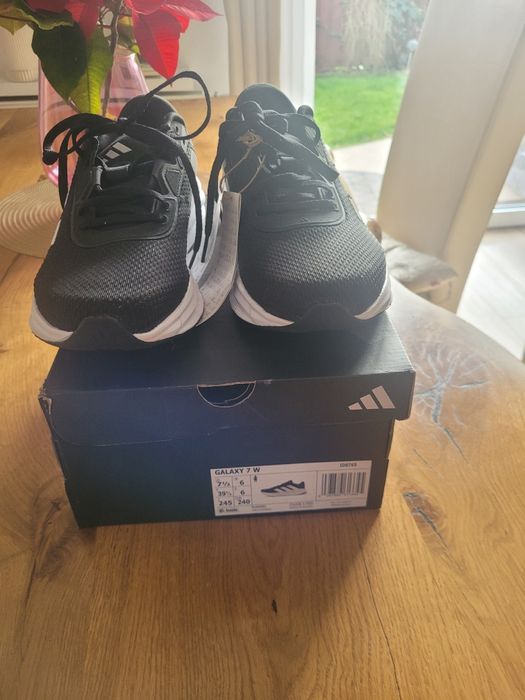 Piękne adidasy damskie