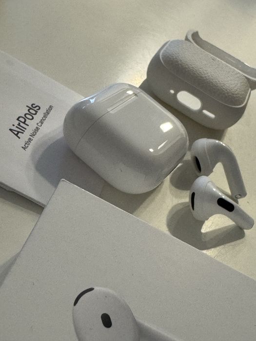 Apple AirPods 4 ANC Open Box