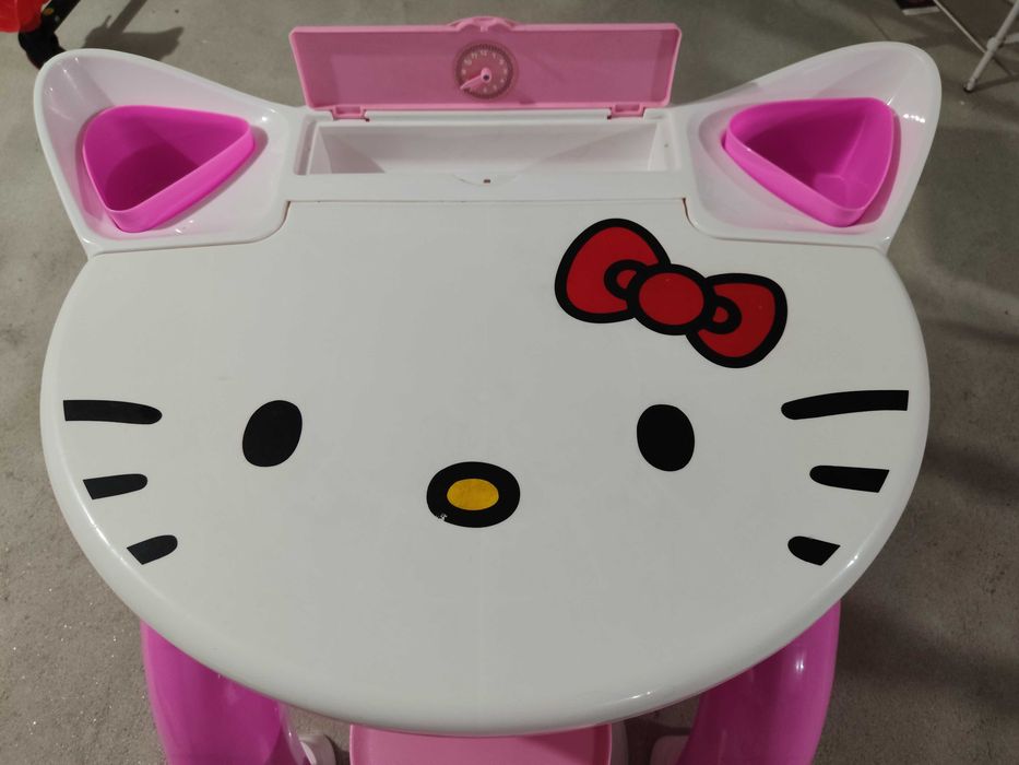 Mesa Hello Kitty  com banco