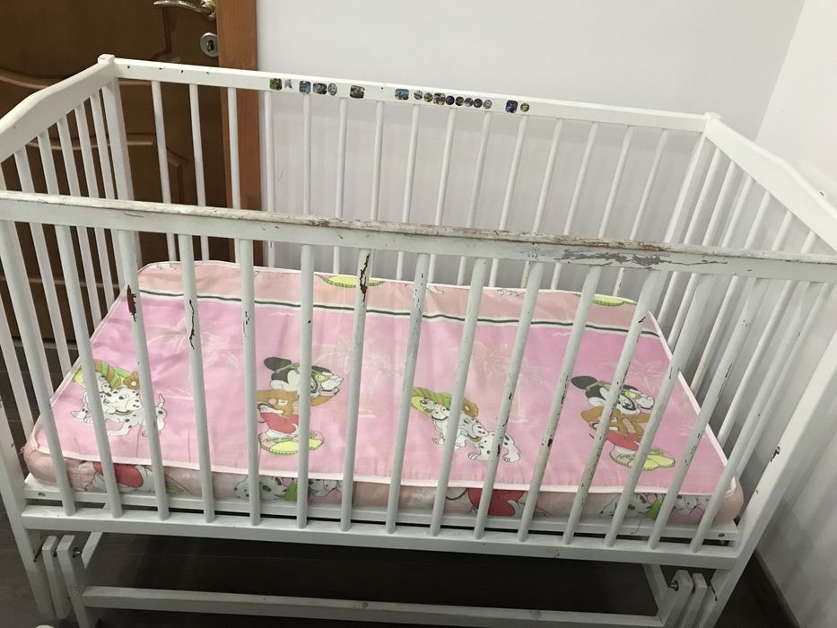Ліжечко,колиска,матрас