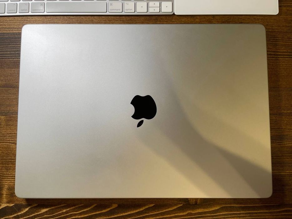 MacBook Pro M1 Max 10CPU 32GPU 32GB 1TB silver RU