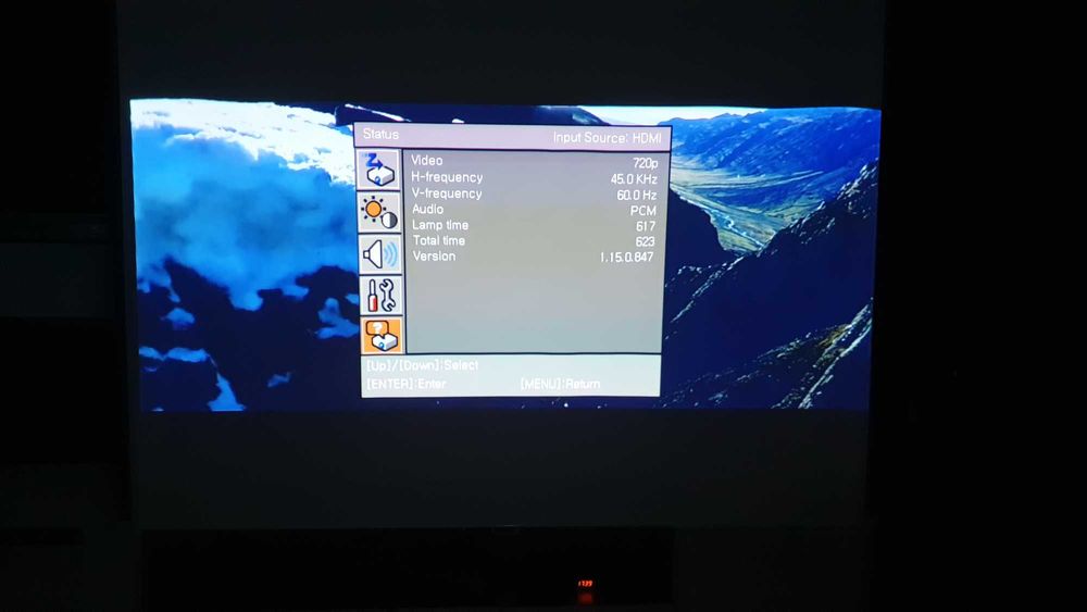 Projektor Toshiba TDP-ET 10, oryginalna lampa, dźwięk 5.1, kabel HDMI