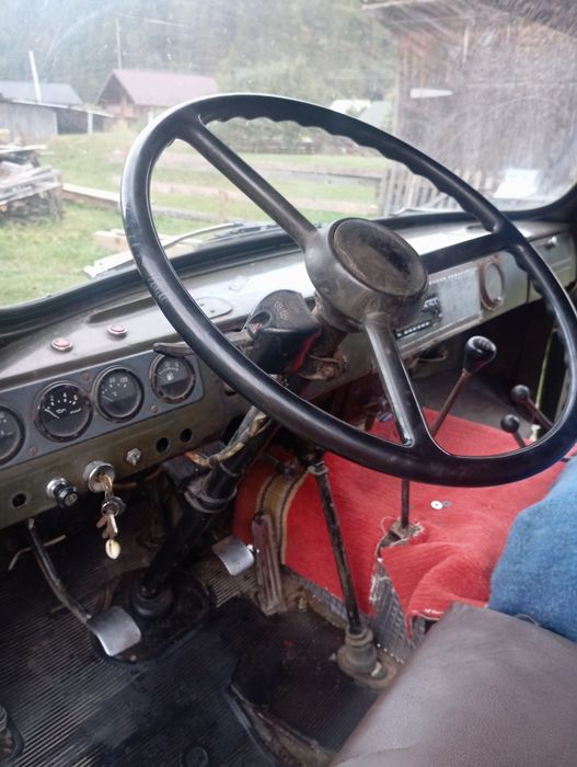 Уаз бортовий 3303