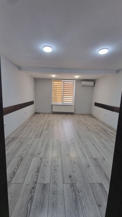 Оренда офісних приміщень в центрі м. Хуст