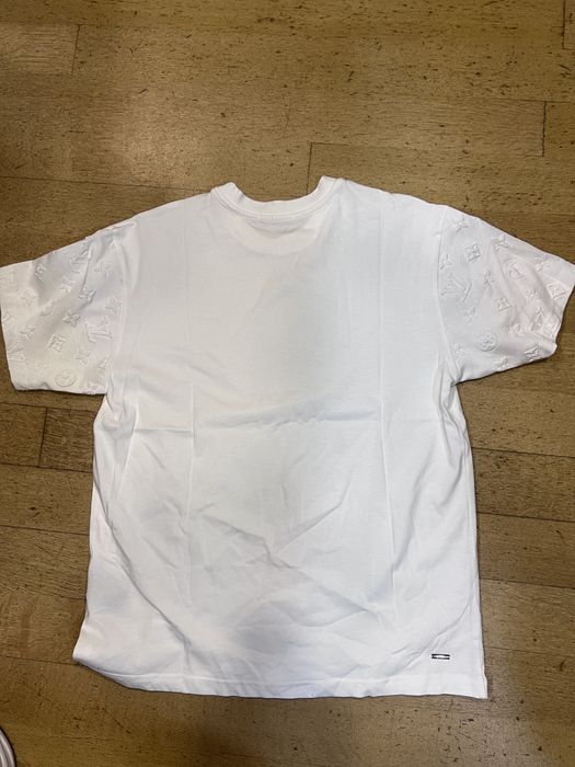 T-shirt Louis Vuitton Monogram Relevo - Branca (Original)