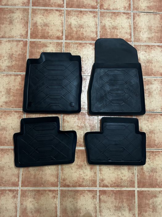 Tapetes originais borracha Nissan Juke F16