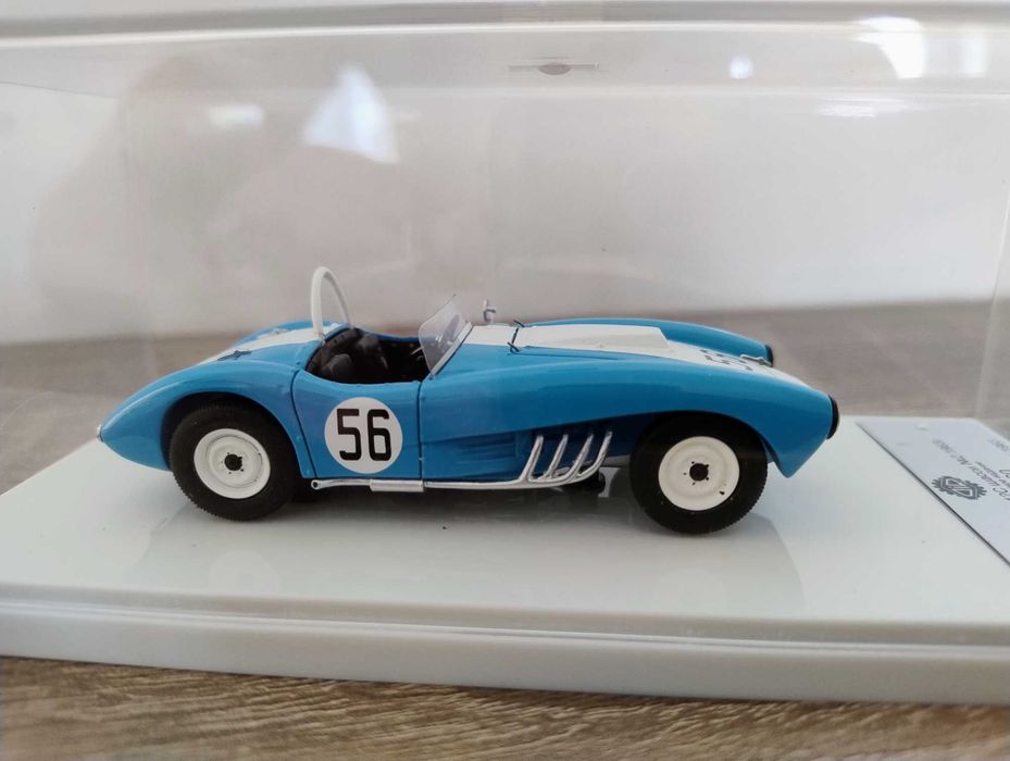 Масштабна модель 1/43. DiP Models. ЗиЛ-112С Шассі #2. 1963р.