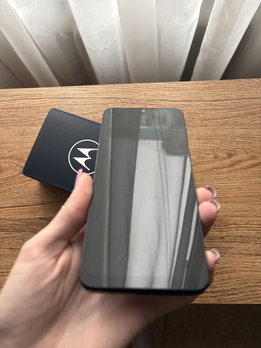 Продам телефон moto e13 2/64