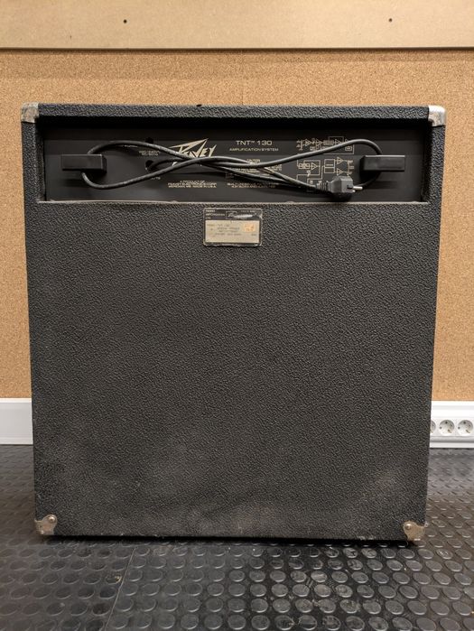Amplificador de Baixo PEAVEY TNT 130 1x15" 130W