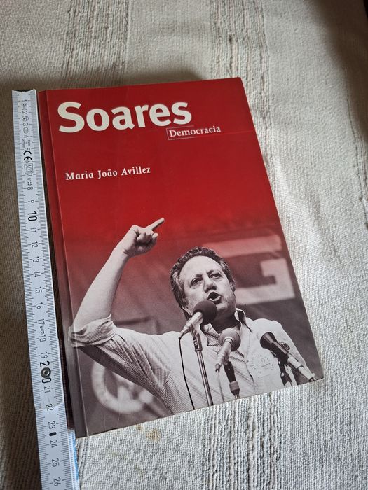 Mário Soares livro de Maria João Avillez