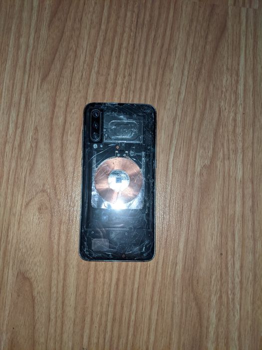 Xiaomi Mi 9 на запчастини