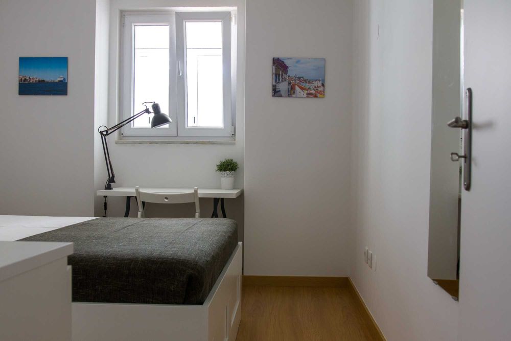 Quarto para arrendar - Entrecampos