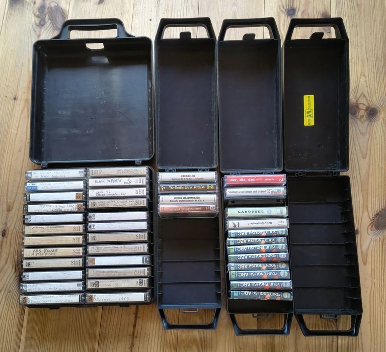 Pudełka do kaset magnetofonowych + kasety