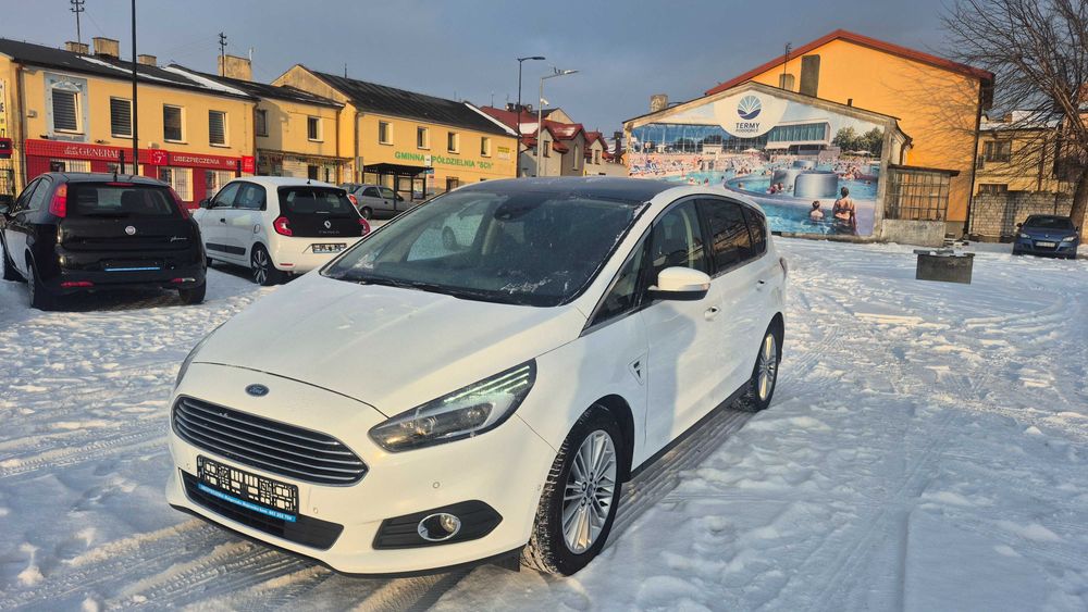 Ford S max  tytanium  bezwypadkowy super stan siedmioosobowy