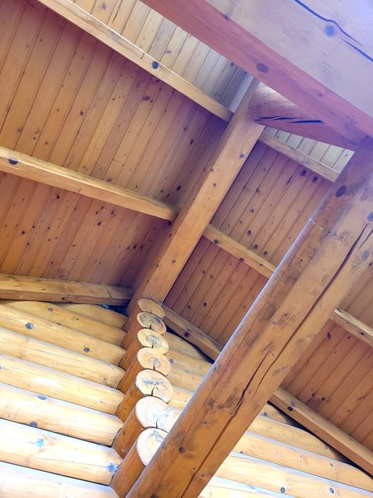 Будинок з дерева,новий у мальовничомуі затишному районі ,краєвид 10з10