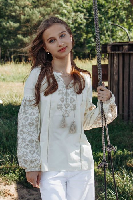 Вишиванка Рута (бежева) для дівчинки