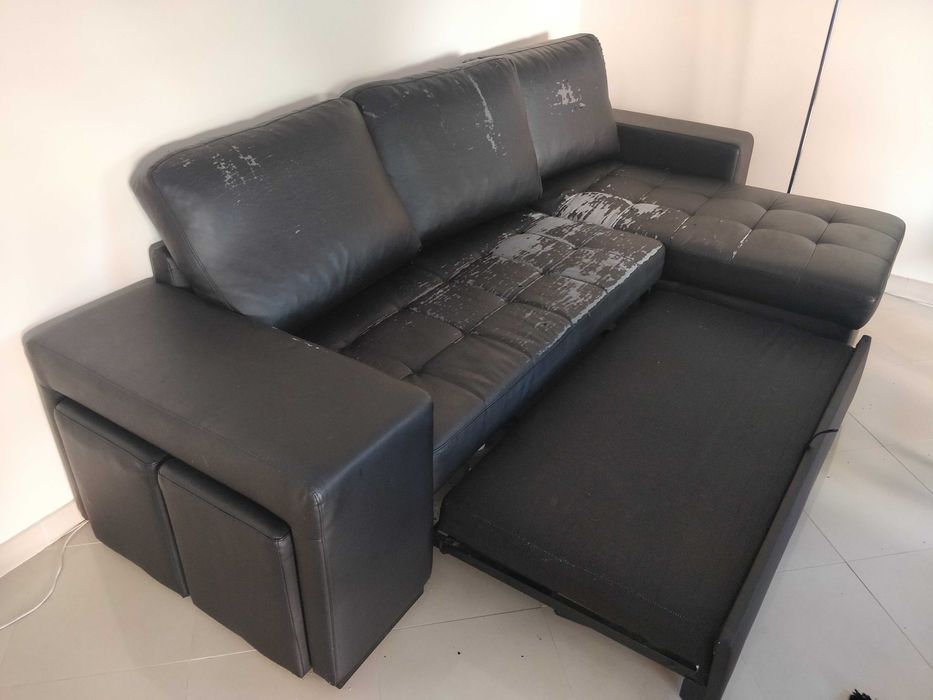 Chaise Long Conforama com dois pufs extensível a cama