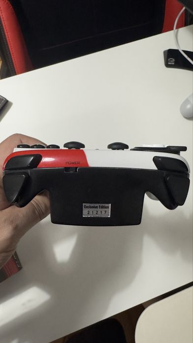 Thrustmaster Ferrari Wireless Controller – Edição Fernando Alonso (PS3 / PC)