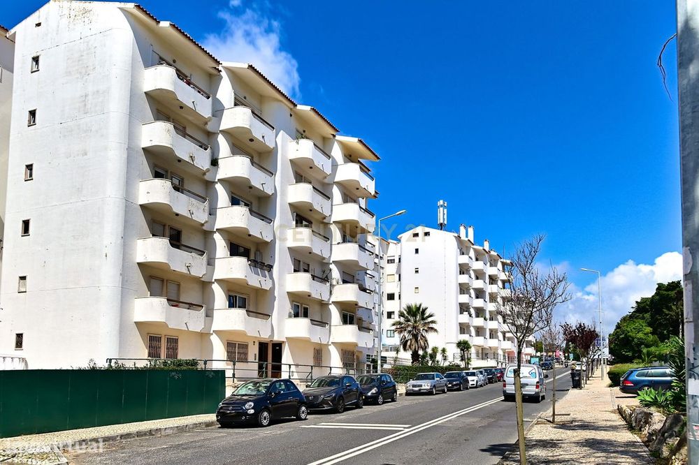 Apartamento T2 para arrendamento, Vista Mar, garagem em Localização Ce