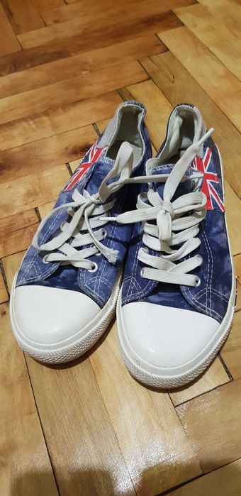 Кросівки.Кеди.Макасіни.