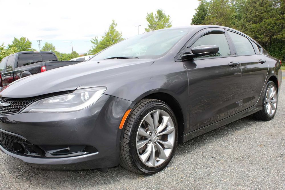 Chrysler 200 S      2016