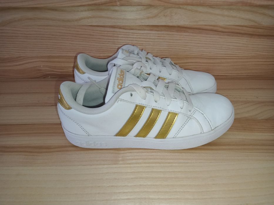 Adidas nr 33 1/2--22 cm