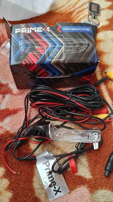 Камера заднього виду на волцваген  пасат б6 універсал