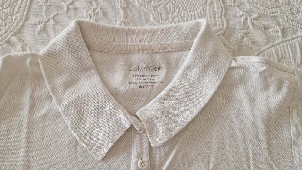 Polo branco, Calvin Klein, tamanho XS