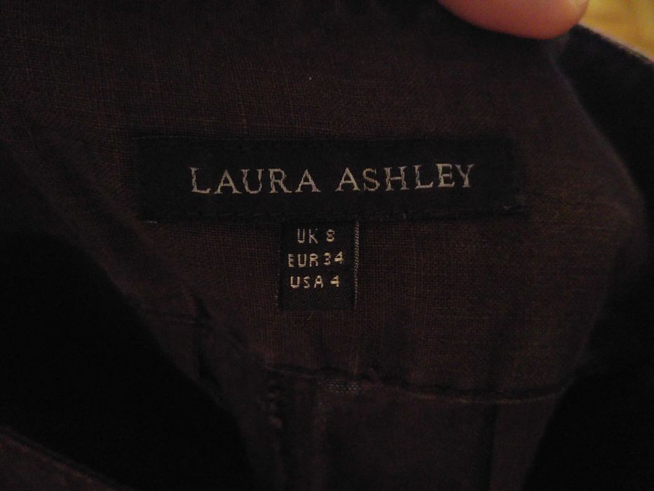 Spodnie, spodenki damskie lniane Laura Ashley