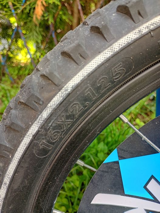 Rower dziecięcy do nauki fajny Dino r 16 kołka