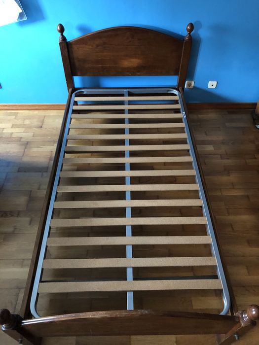 Cama de pinho 190x95cm (estrado incluído)
