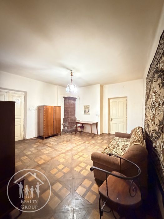 Центр, унікальний вид з вікна, фасадні вікна