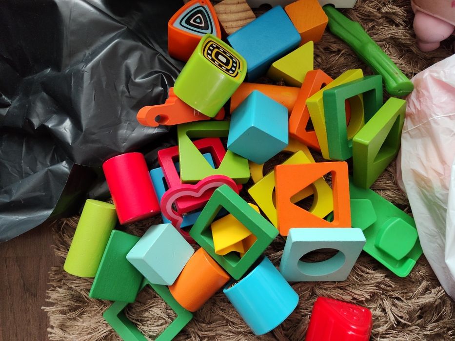 Klocki zwykle, drewniane,, kostki