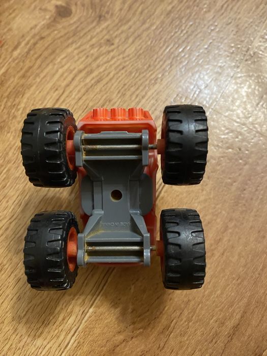 Вспыш машинка пластик