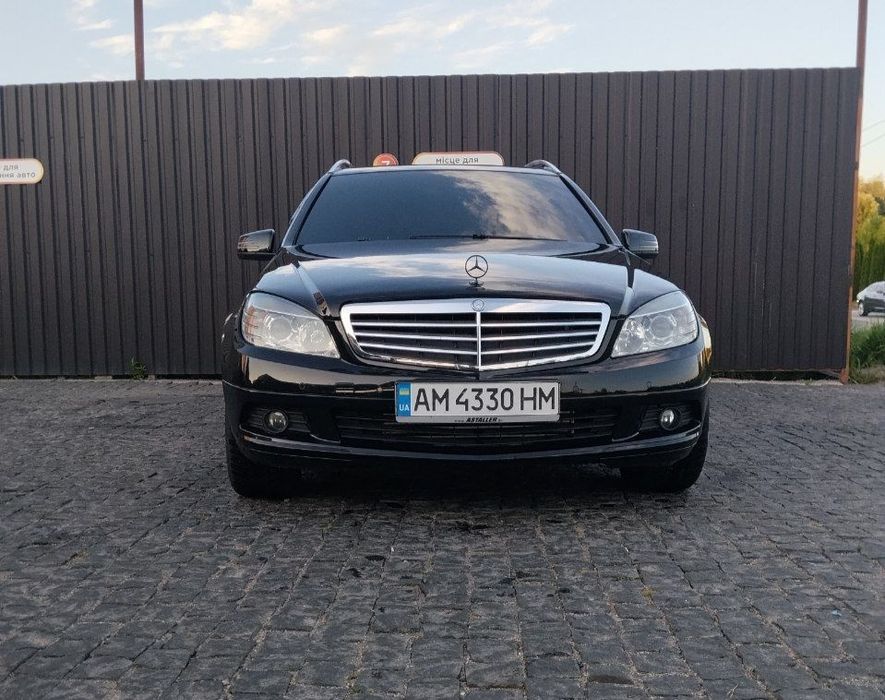 Mercedes-Benz C-Class S204
