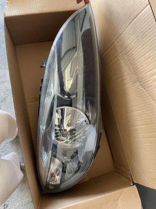 Farol Direito Volvo