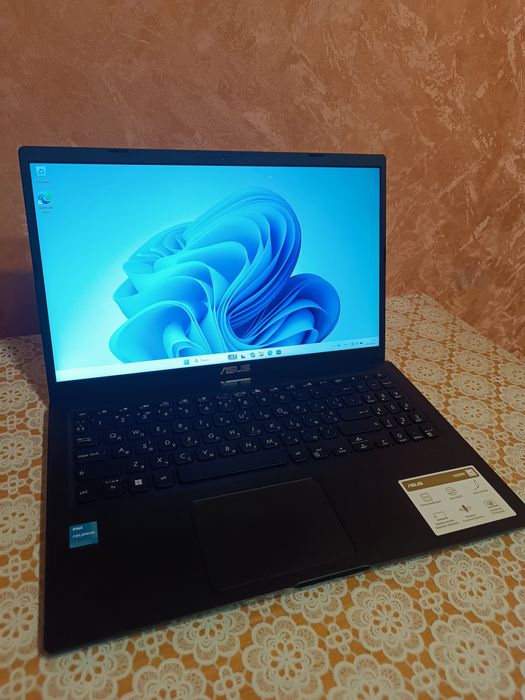 Ноутбук Asus Vivobook (2025 года)