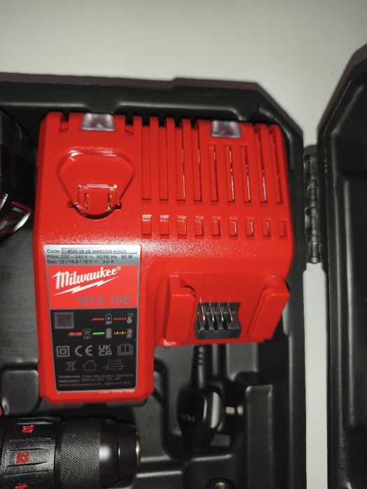Milwaukee M18 BPP2Q-402C 18V 2 x 4.0Ah Li-Ion  wkrętarka + zakrętarka
